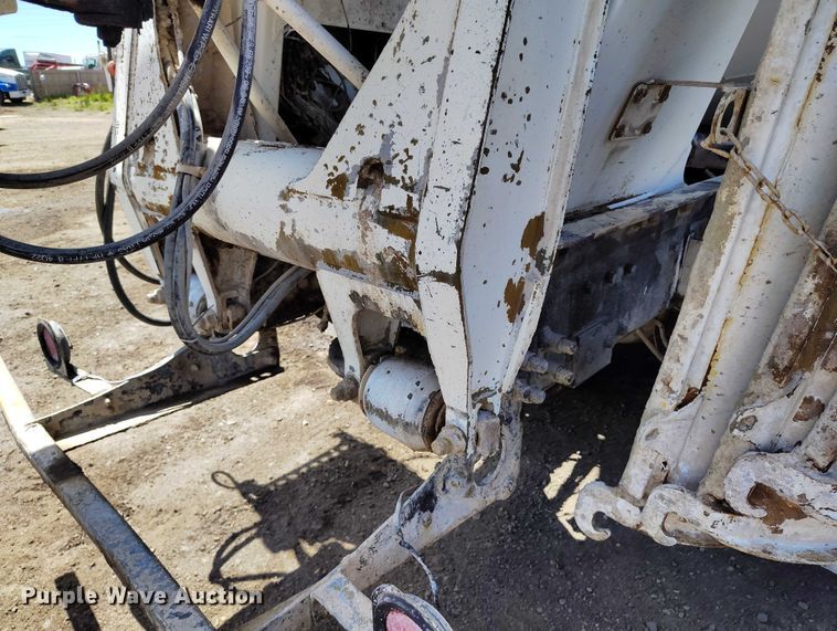 image for item DP4949 2007 Peterbilt 357 ready mix truck