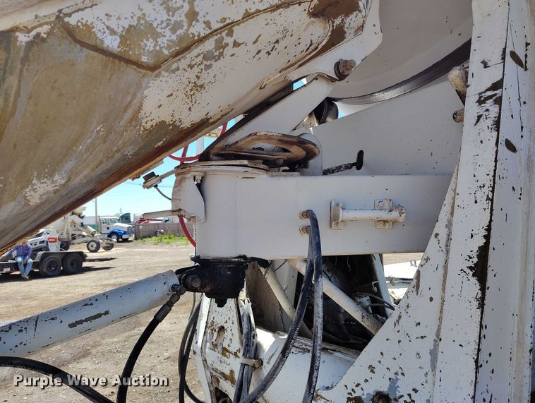 image for item DP4949 2007 Peterbilt 357 ready mix truck