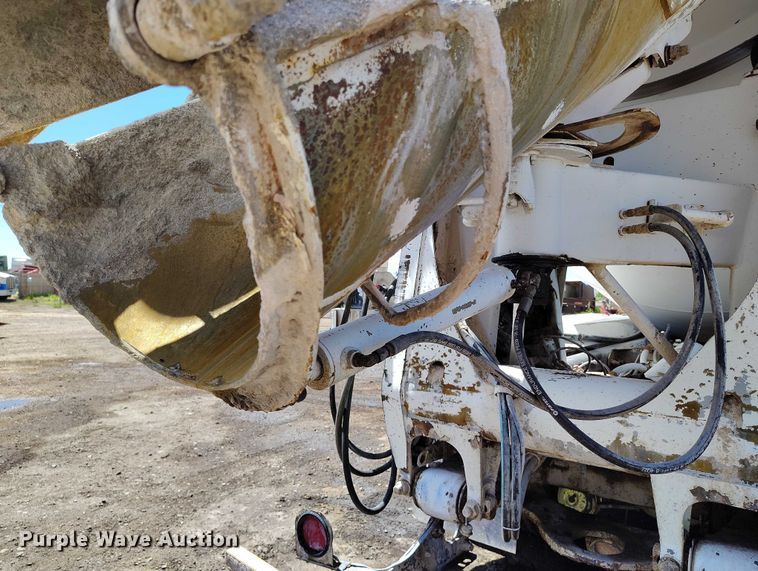 image for item DP4949 2007 Peterbilt 357 ready mix truck