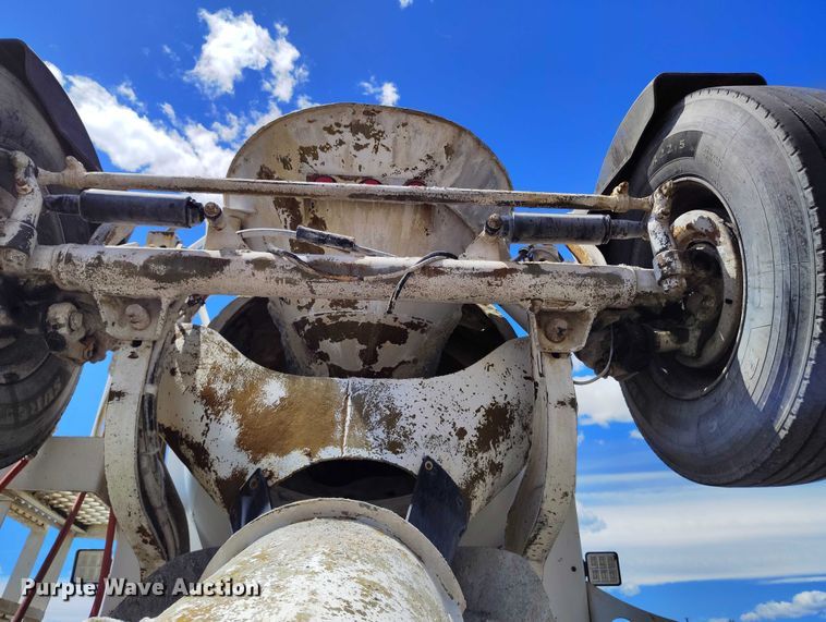 image for item DP4949 2007 Peterbilt 357 ready mix truck