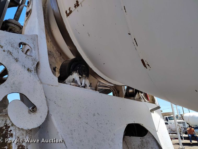 image for item DP4949 2007 Peterbilt 357 ready mix truck