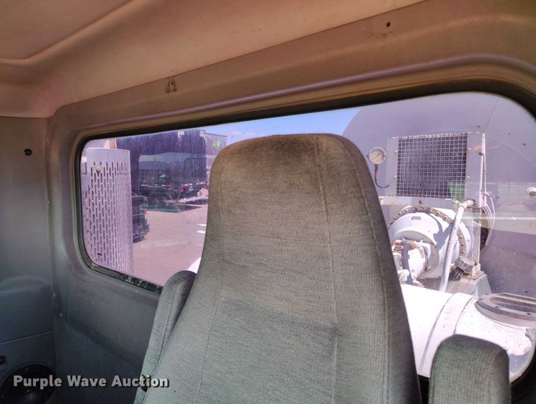 image for item DP4949 2007 Peterbilt 357 ready mix truck