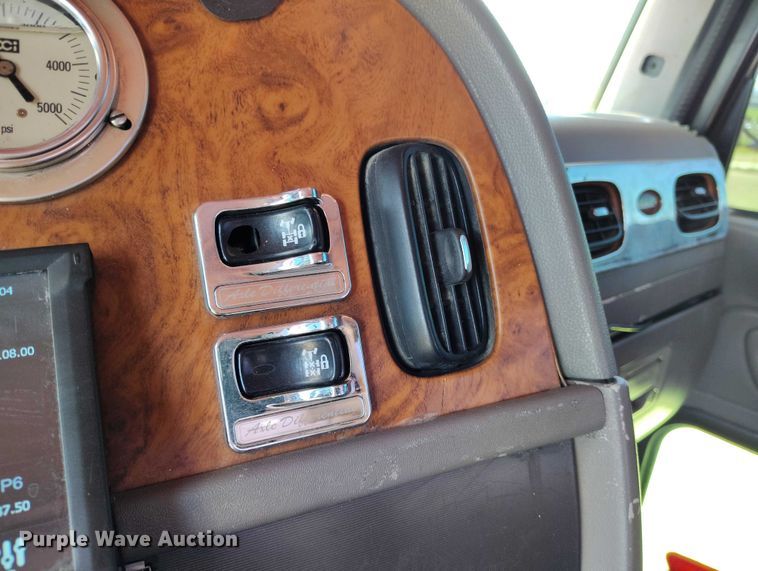 image for item DP4949 2007 Peterbilt 357 ready mix truck