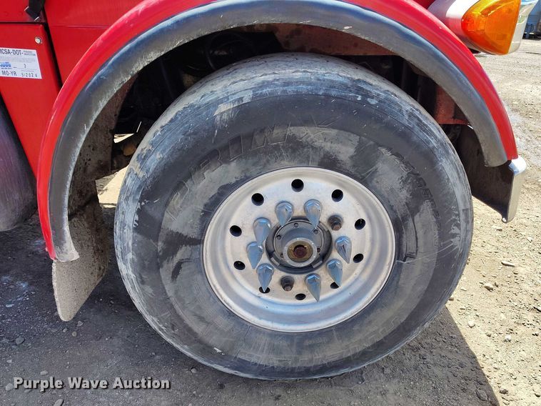 image for item DP4949 2007 Peterbilt 357 ready mix truck