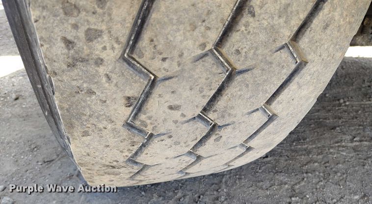 image for item DP4949 2007 Peterbilt 357 ready mix truck