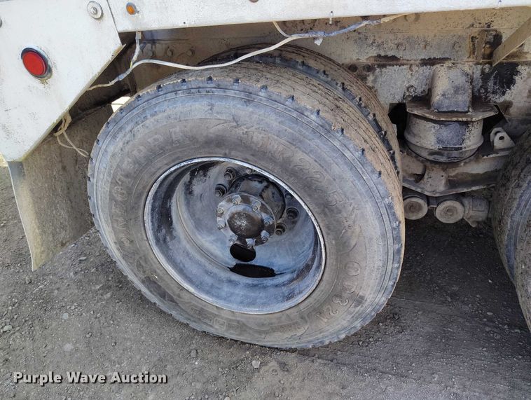 image for item DP4949 2007 Peterbilt 357 ready mix truck