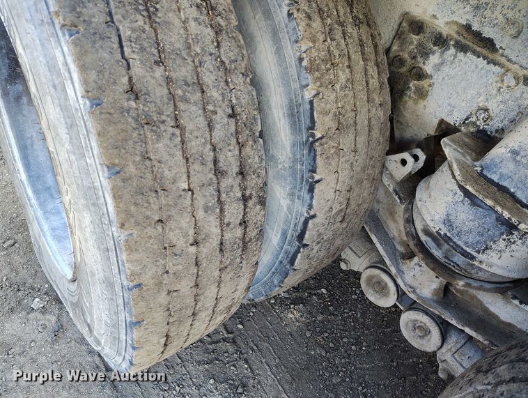 image for item DP4949 2007 Peterbilt 357 ready mix truck