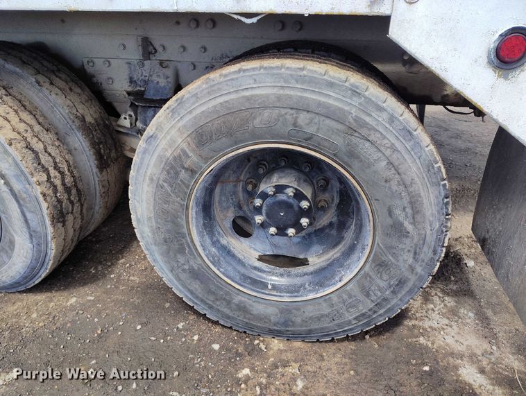 image for item DP4949 2007 Peterbilt 357 ready mix truck