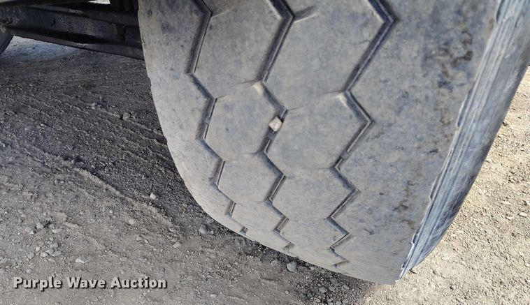 image for item DP4949 2007 Peterbilt 357 ready mix truck