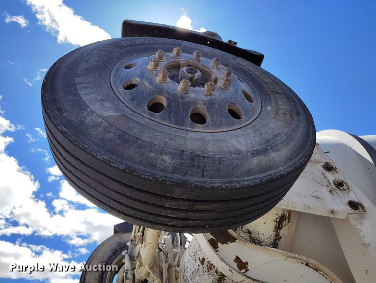 image for item DP4949 2007 Peterbilt 357 ready mix truck