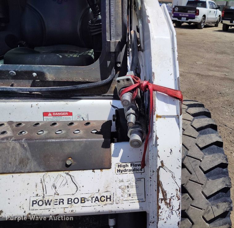 image for item DP4952 2008 Bobcat S205 skid steer loader