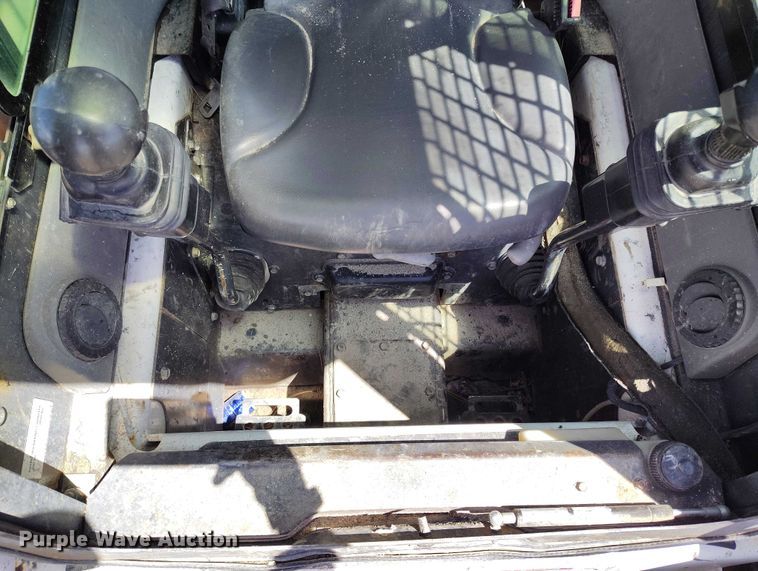 image for item DP4952 2008 Bobcat S205 skid steer loader