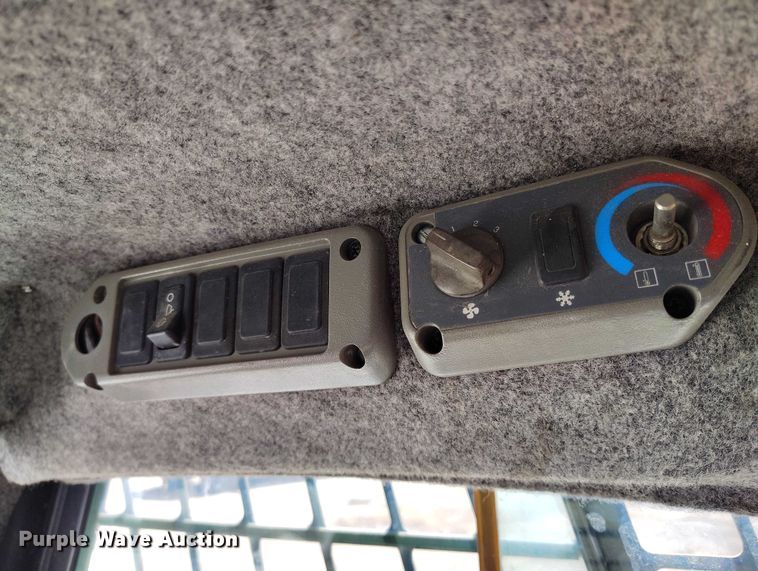 image for item DP4952 2008 Bobcat S205 skid steer loader