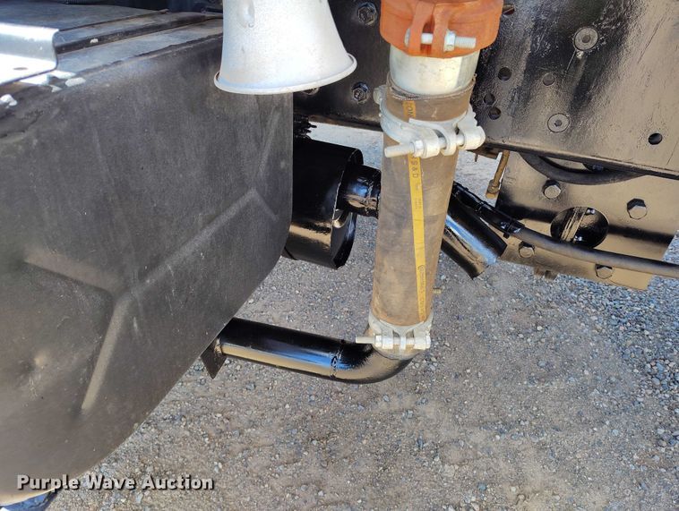 image for item DP4953 2006 International 7400 water truck