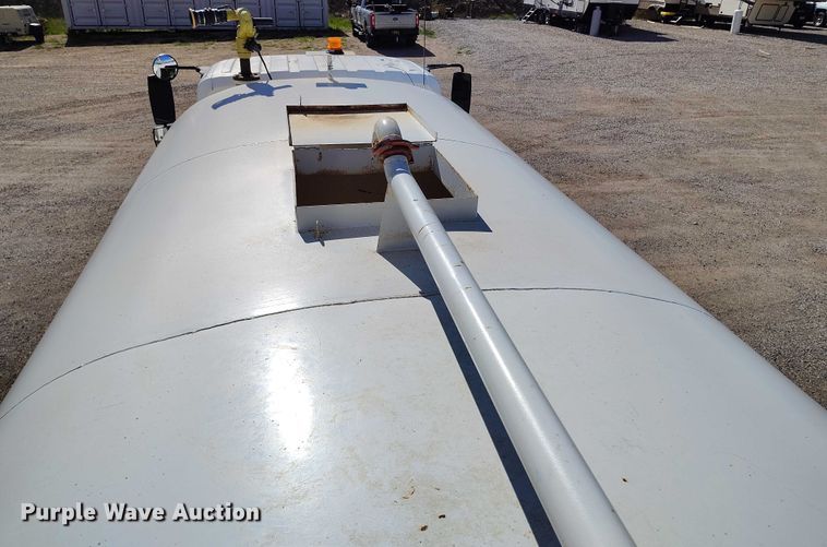 image for item DP4953 2006 International 7400 water truck