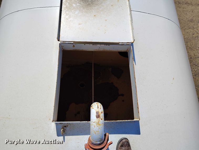 image for item DP4953 2006 International 7400 water truck