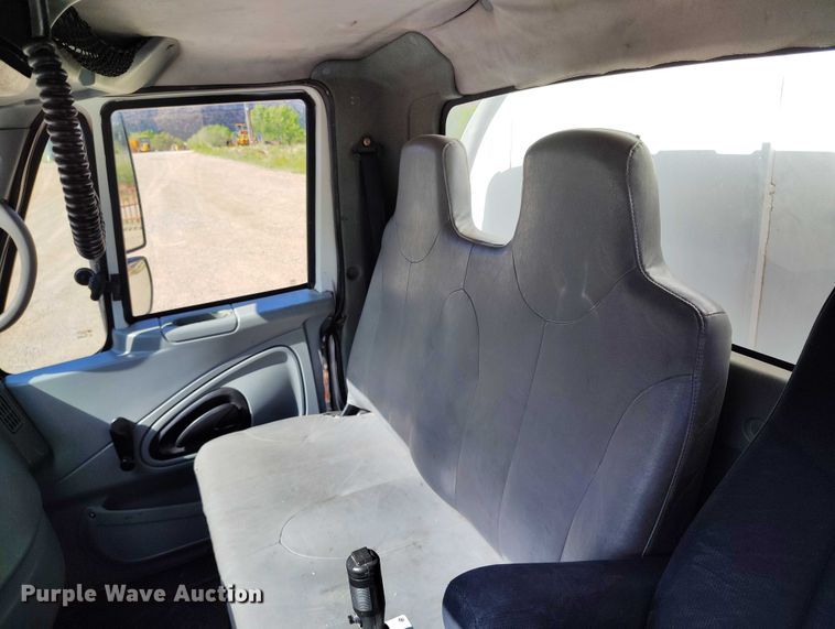 image for item DP4953 2006 International 7400 water truck