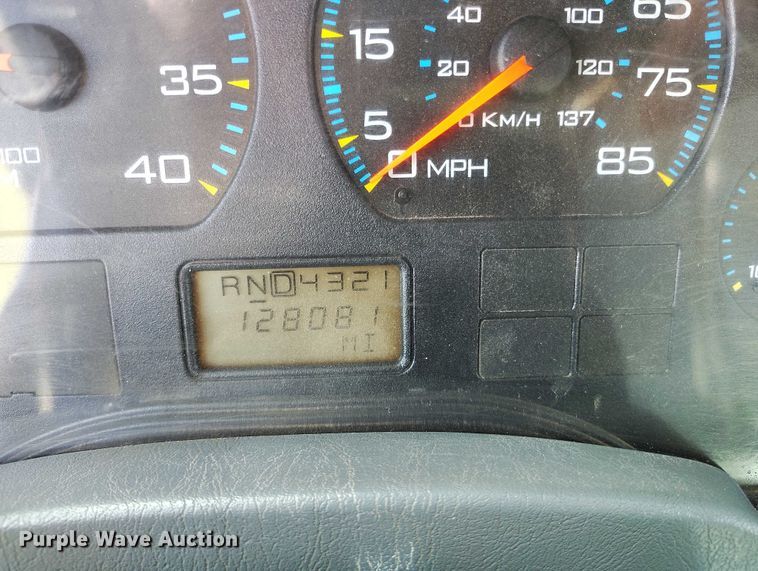 image for item DP4953 2006 International 7400 water truck