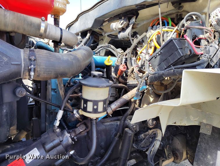 image for item DP4953 2006 International 7400 water truck