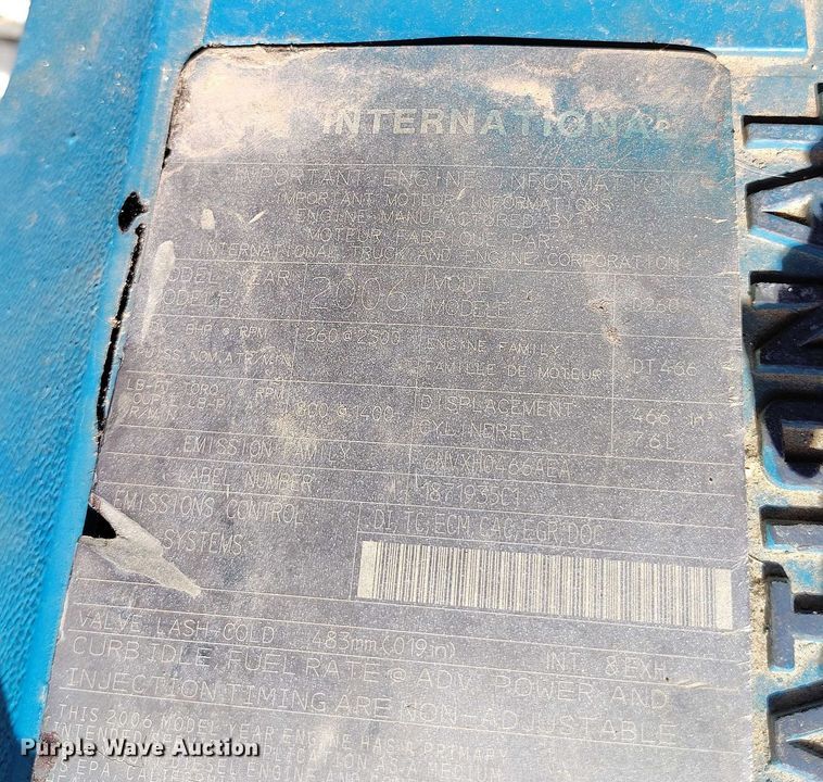 image for item DP4953 2006 International 7400 water truck