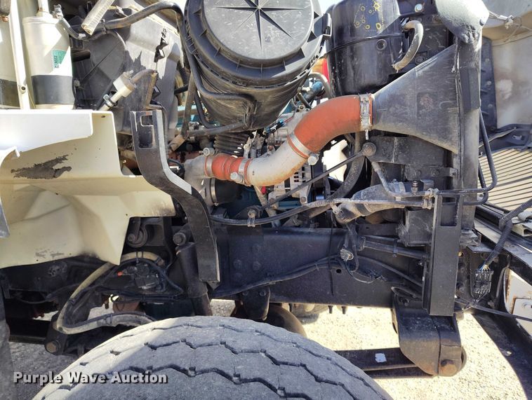 image for item DP4953 2006 International 7400 water truck