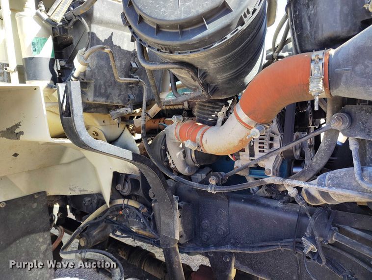 image for item DP4953 2006 International 7400 water truck