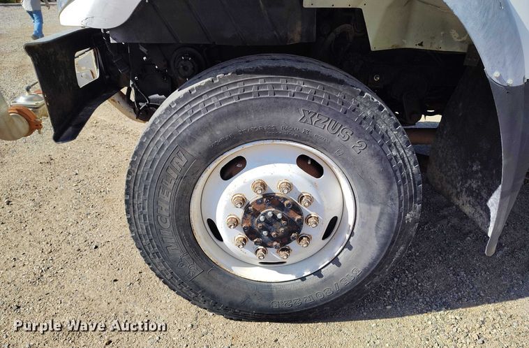 image for item DP4953 2006 International 7400 water truck