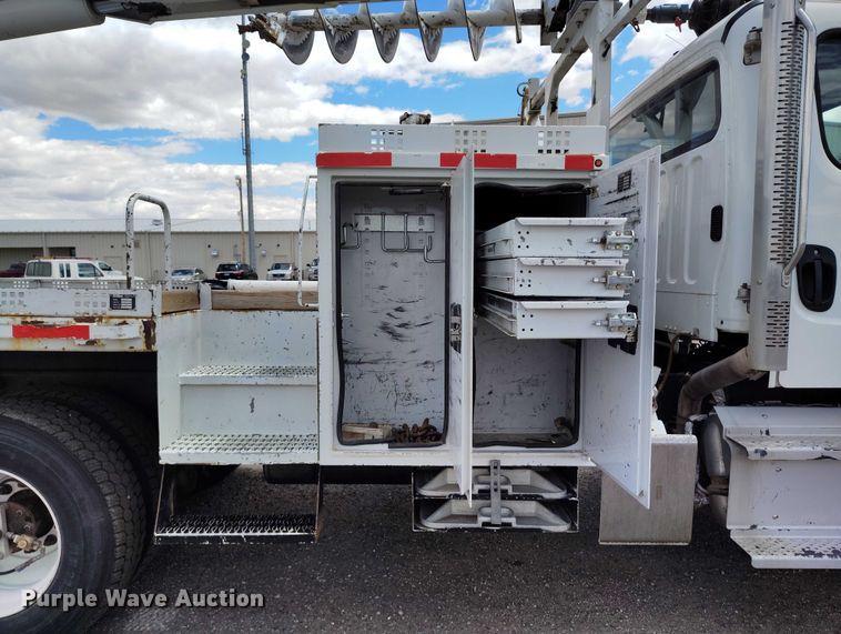 image for item DP4955 2015 Freightliner Business Class M2 digger derrick truck