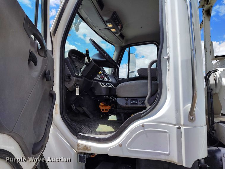 image for item DP4955 2015 Freightliner Business Class M2 digger derrick truck