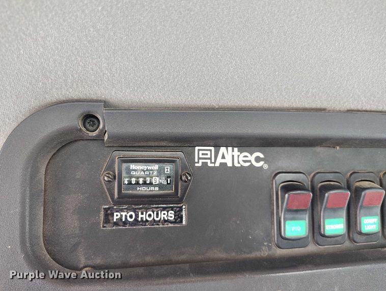 image for item DP4955 2015 Freightliner Business Class M2 digger derrick truck