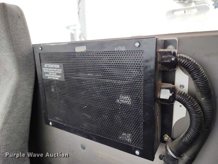 image for item DP4955 2015 Freightliner Business Class M2 digger derrick truck