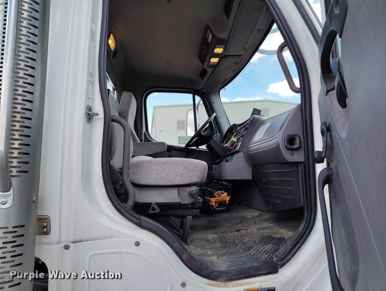 image for item DP4955 2015 Freightliner Business Class M2 digger derrick truck