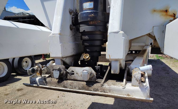 image for item DP4975 1999 Freuehauf end dump trailer