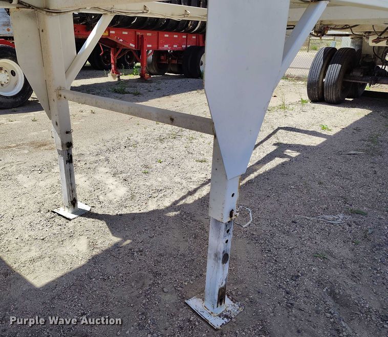 image for item DP4975 1999 Freuehauf end dump trailer