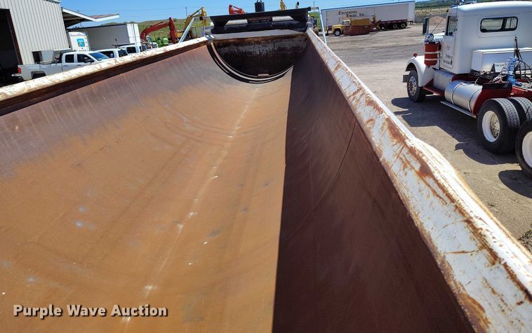 image for item DP4975 1999 Freuehauf end dump trailer