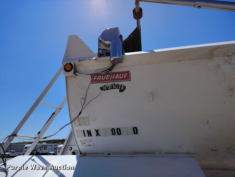 image for item DP4975 1999 Freuehauf end dump trailer