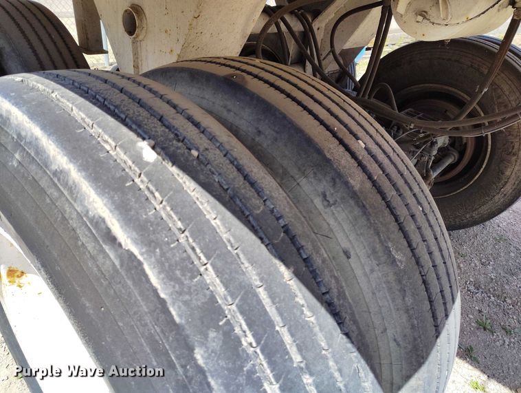 image for item DP4975 1999 Freuehauf end dump trailer