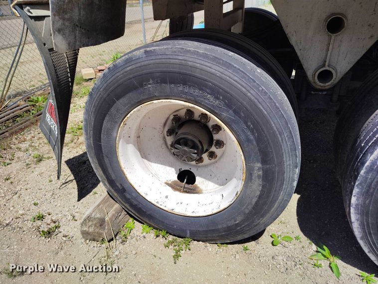 image for item DP4975 1999 Freuehauf end dump trailer