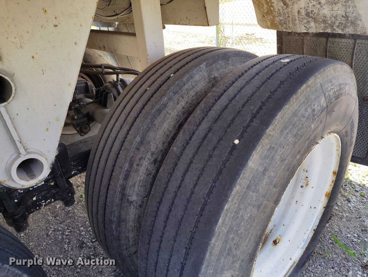 image for item DP4975 1999 Freuehauf end dump trailer