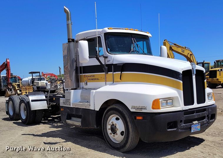 image for item DP4976 1994 Kenworth T600 semi truck