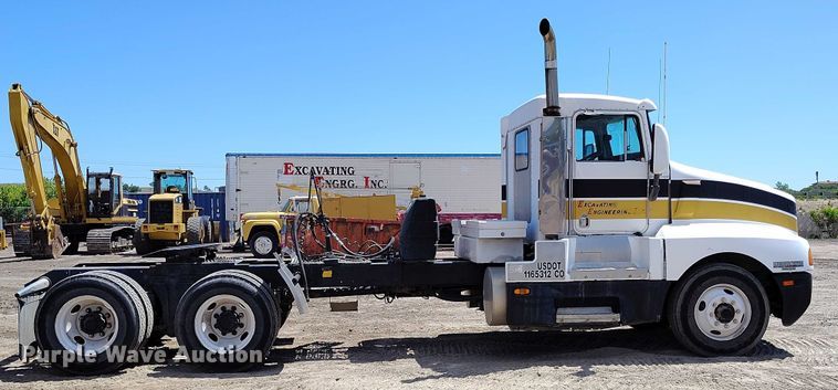 image for item DP4976 1994 Kenworth T600 semi truck