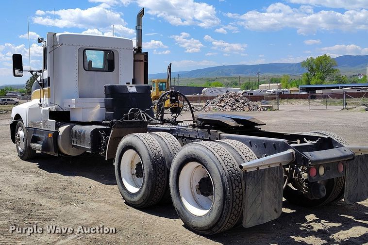 image for item DP4976 1994 Kenworth T600 semi truck
