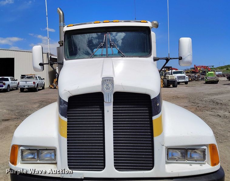 image for item DP4976 1994 Kenworth T600 semi truck