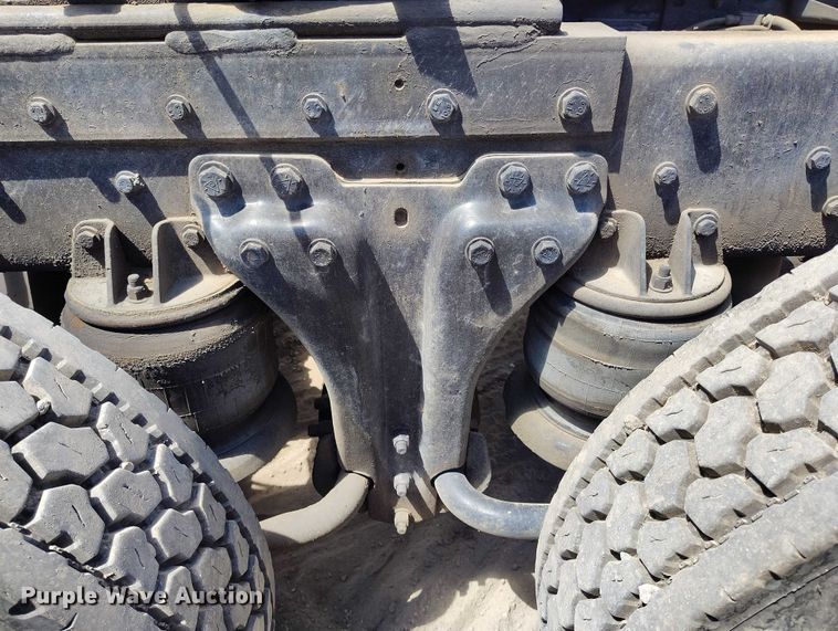 image for item DP4976 1994 Kenworth T600 semi truck