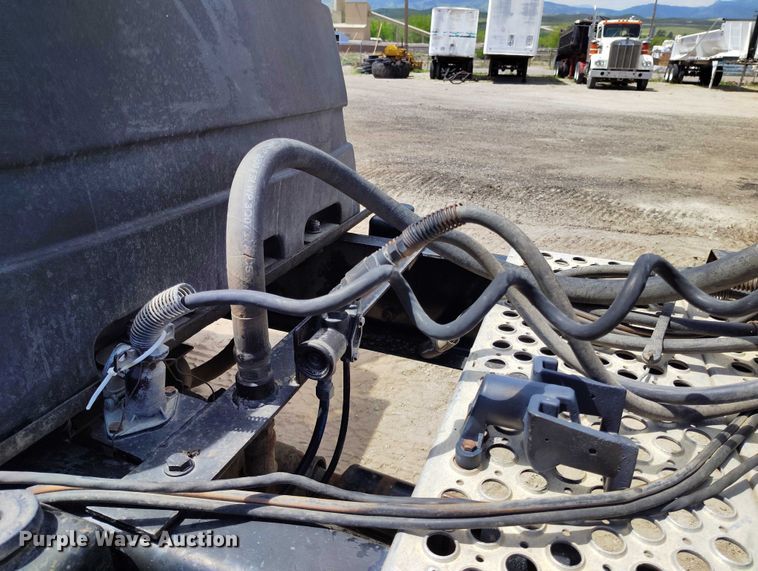 image for item DP4976 1994 Kenworth T600 semi truck