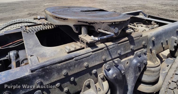 image for item DP4976 1994 Kenworth T600 semi truck