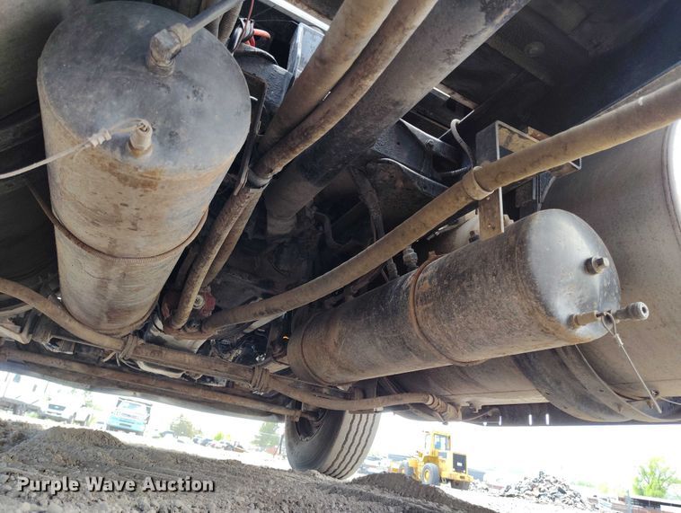 image for item DP4976 1994 Kenworth T600 semi truck