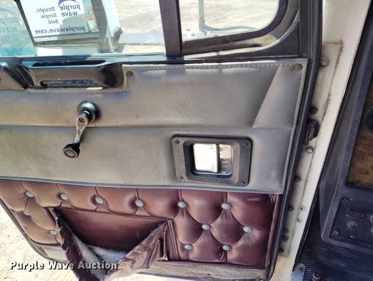 image for item DP4976 1994 Kenworth T600 semi truck