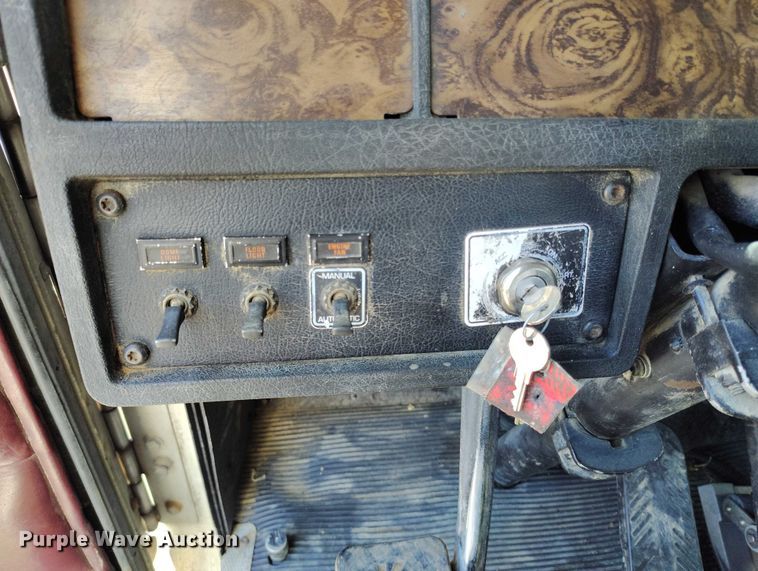 image for item DP4976 1994 Kenworth T600 semi truck