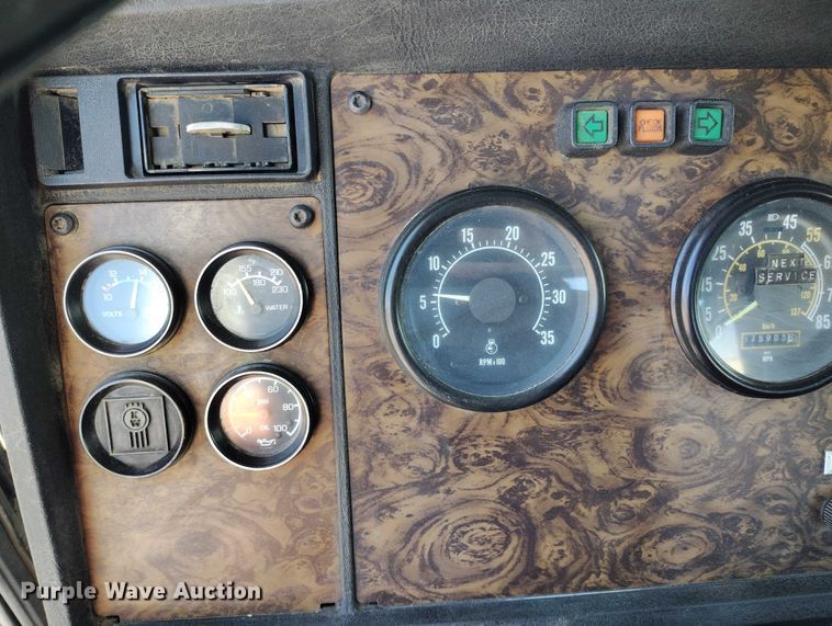 image for item DP4976 1994 Kenworth T600 semi truck